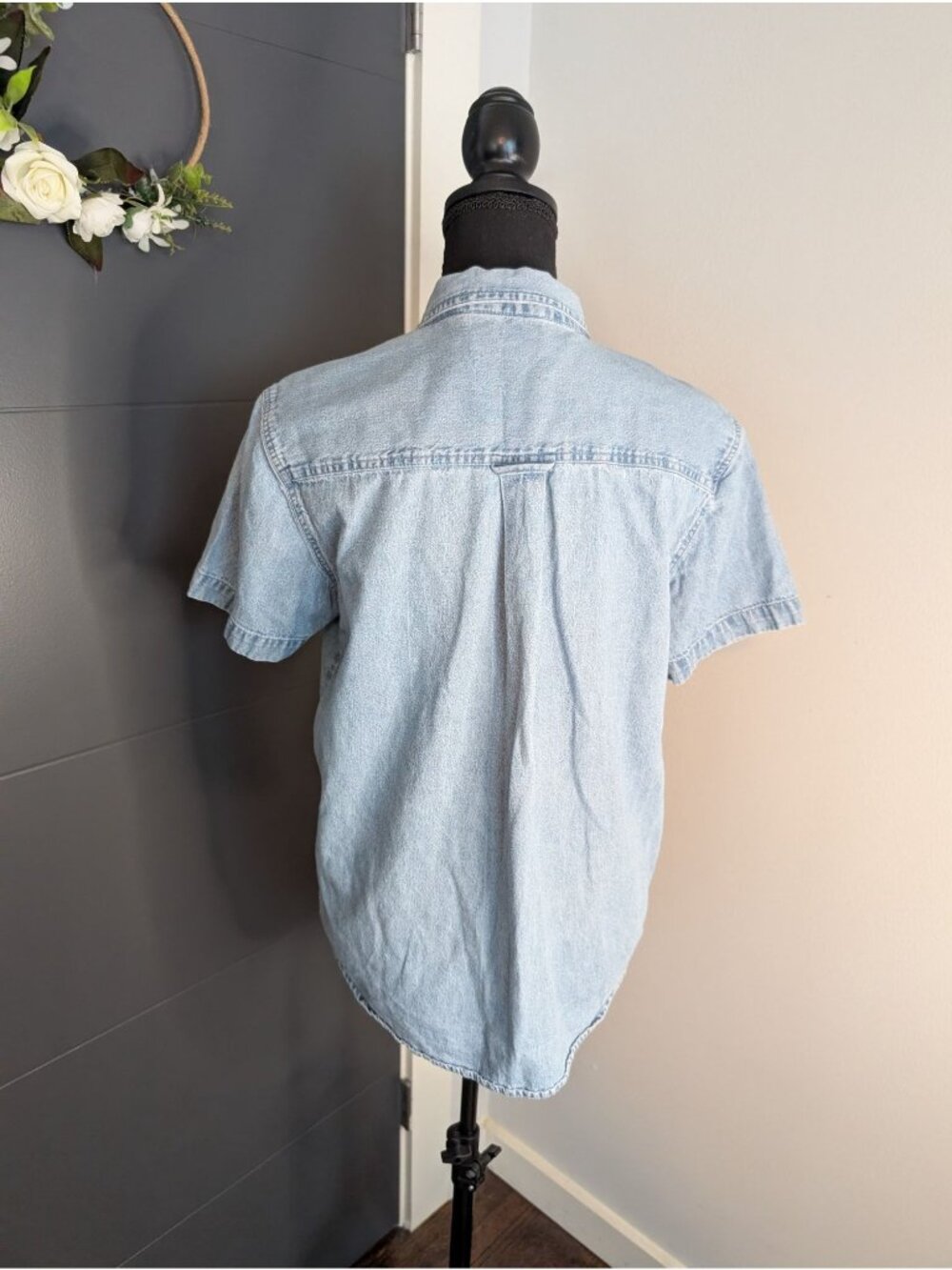 Vintage 90s Lemon Grass Embroidered Floral Button-Up Short Sleeve Denim Shirt PM - Picture 3 of 6